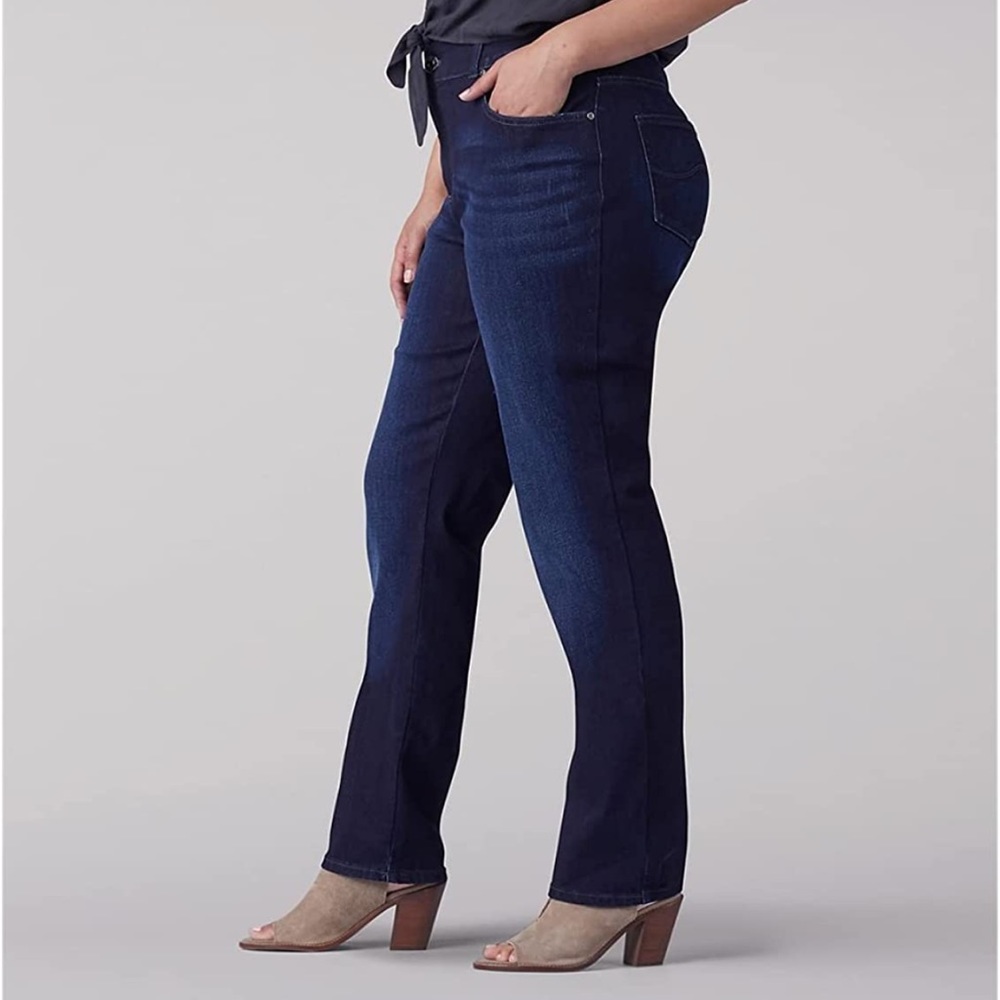 Lee relaxed fit straight leg mid rise dark wash jeans size 24 petite